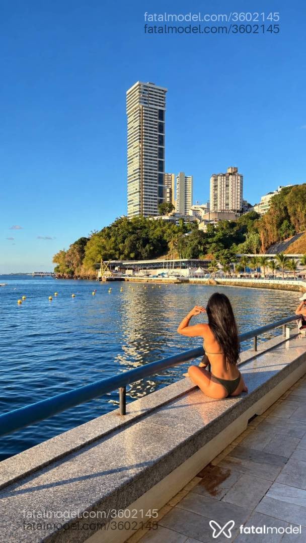 Acompanhante mulher morena (o) de olhos pretos - Kelly