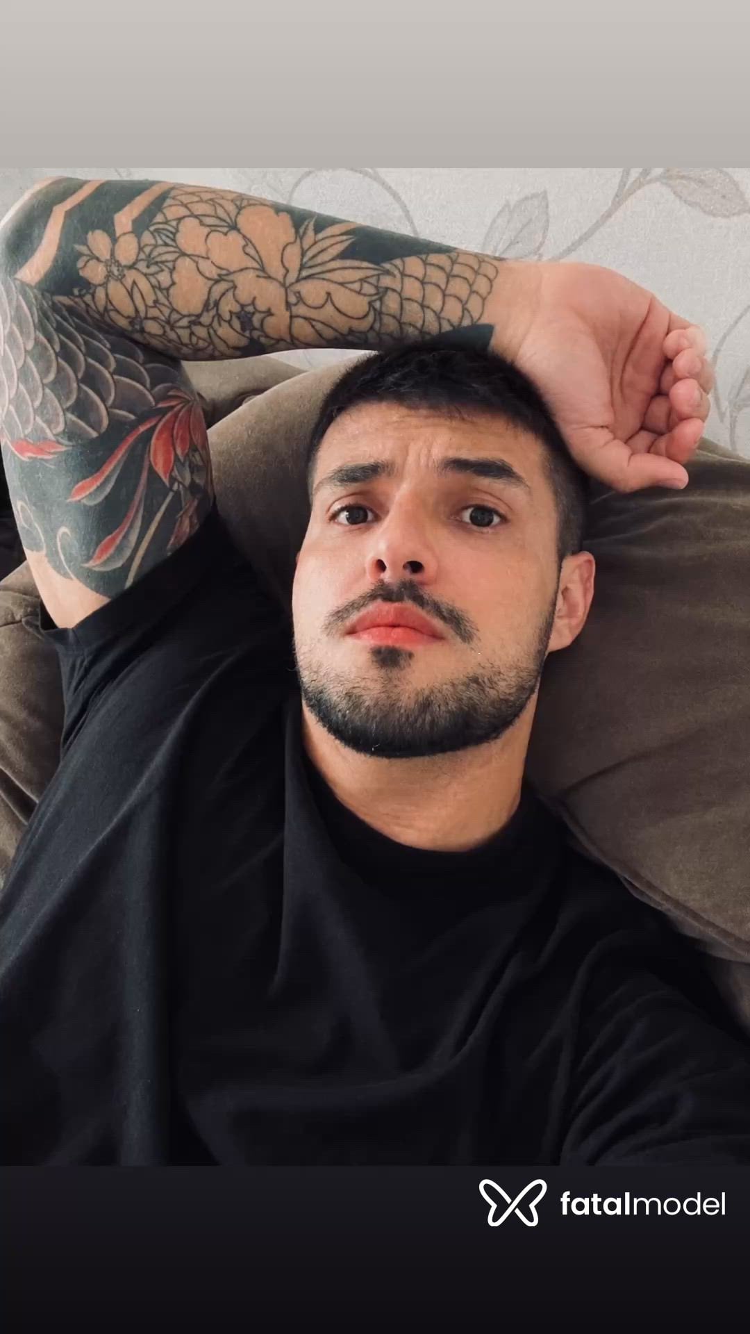 Acompanhante homem morena (o) de olhos castanhos - Caio Montenegro