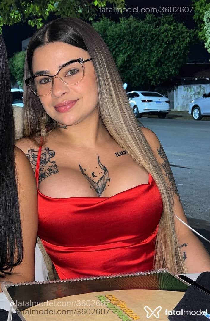 Acompanhante mulher loira (o) de olhos verdes - Carolina dias