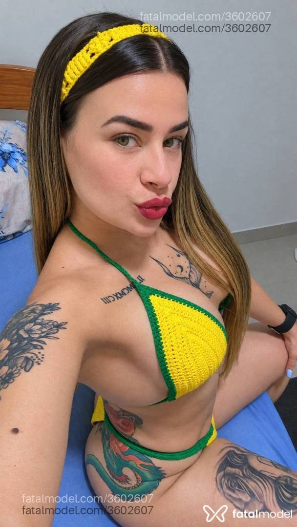 Acompanhante mulher loira (o) de olhos verdes - Carolina dias