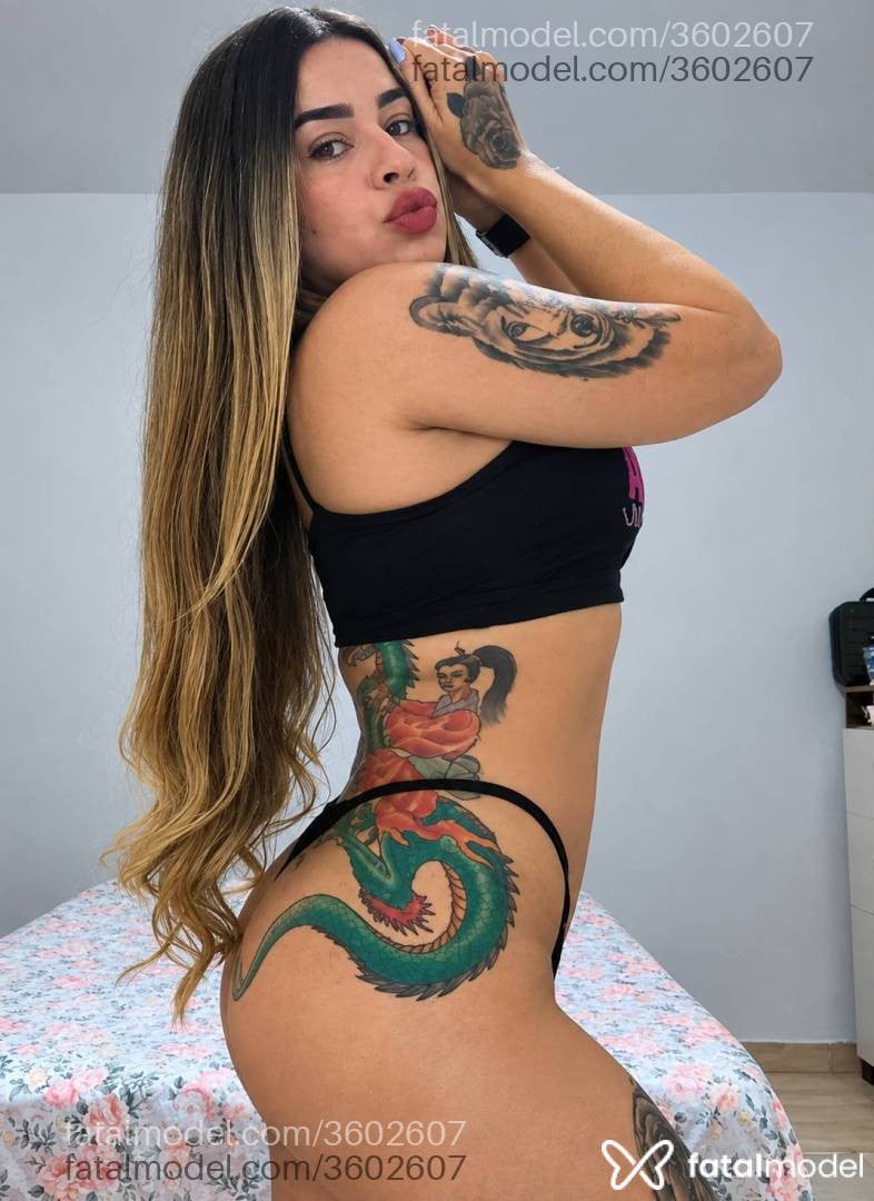 Acompanhante mulher loira (o) de olhos verdes - Carolina dias