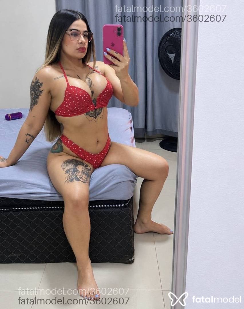 Acompanhante mulher loira (o) de olhos verdes - Carolina dias