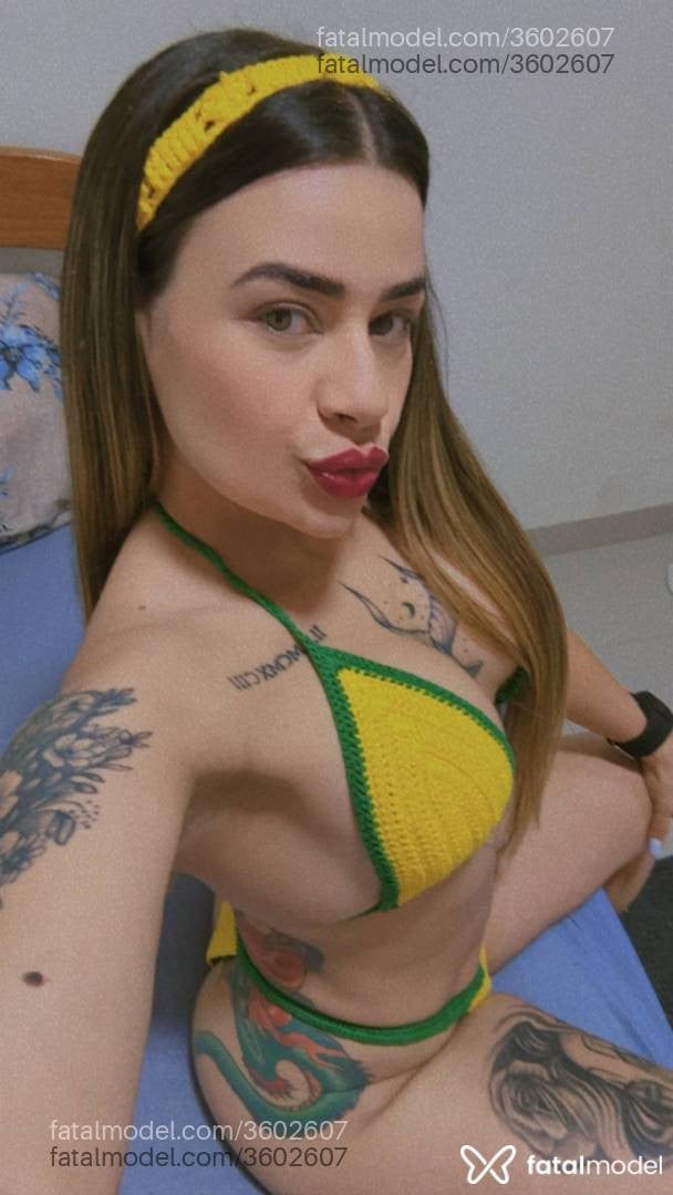 Acompanhante mulher loira (o) de olhos verdes - Carolina dias