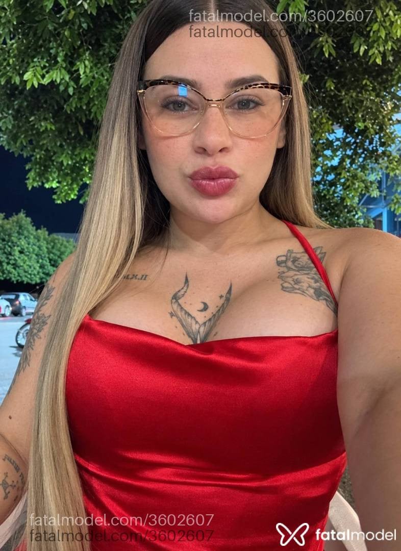 Acompanhante mulher loira (o) de olhos verdes - Carolina dias