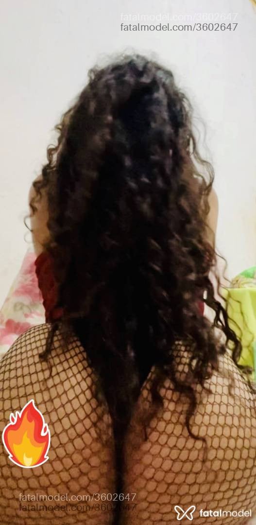 Acompanhante mulher com cabelo castanho de olhos mel - Larissa