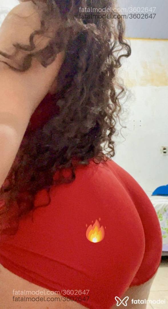 Acompanhante mulher com cabelo castanho de olhos mel - Larissa