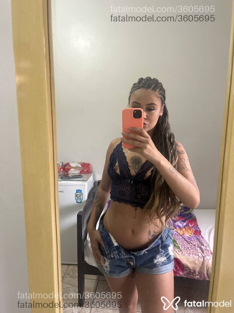 Acompanhante mulher com cabelo castanho de olhos castanhos - Shaory