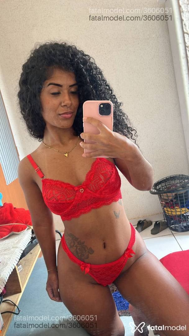 Acompanhante mulher morena (o) de olhos pretos - Fernanda
