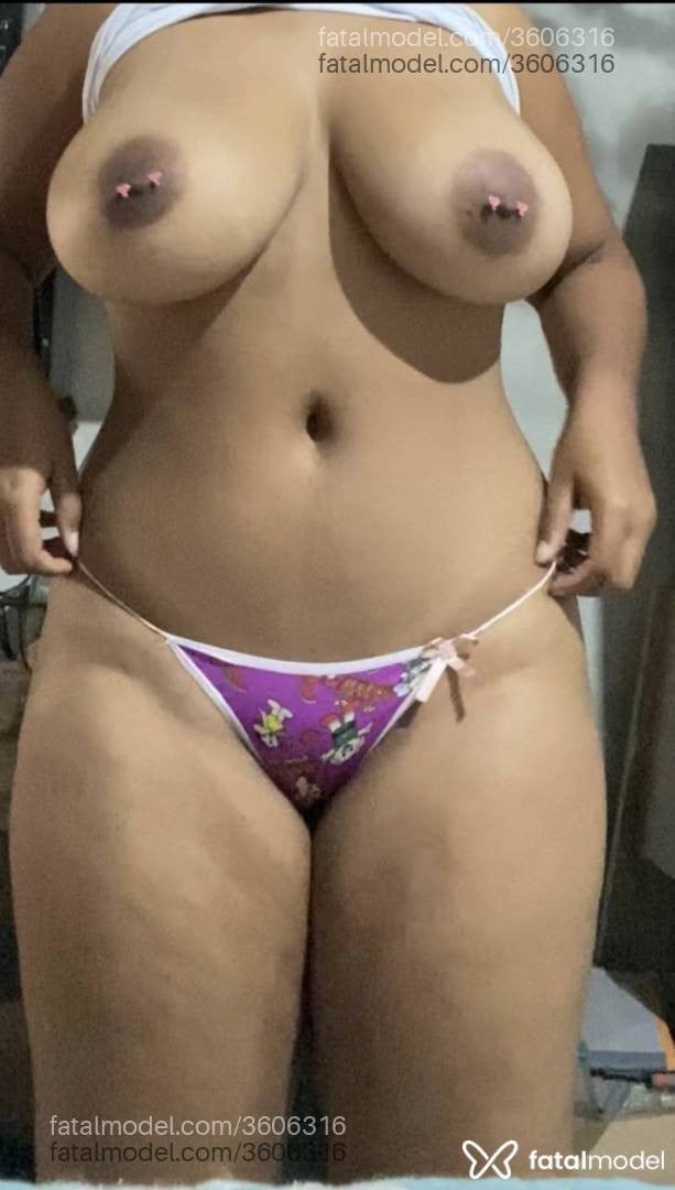 Acompanhante mulher morena (o) de olhos pretos - Bianca Leal