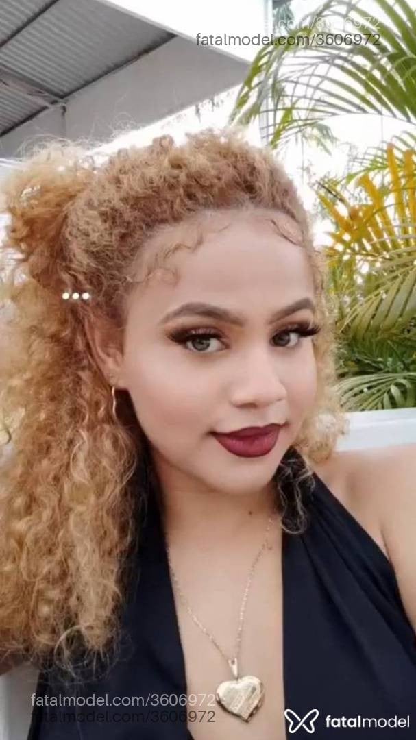 Acompanhante mulher loira (o) de olhos verdes - Antonela