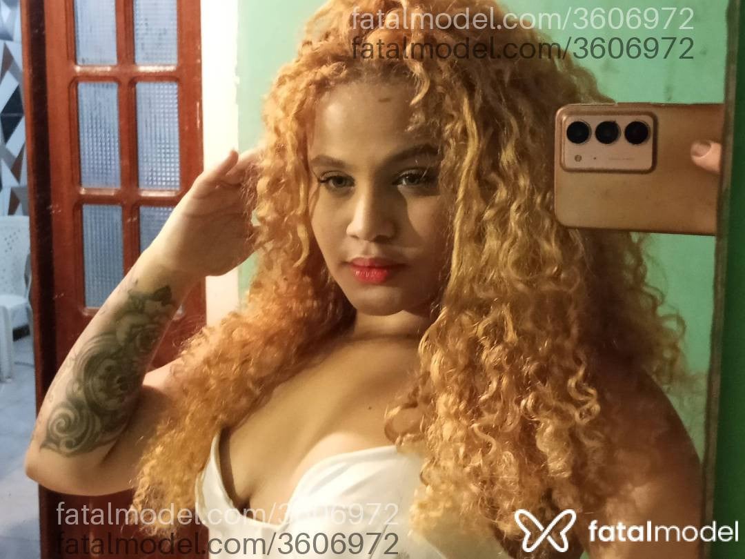 Acompanhante mulher loira (o) de olhos verdes - Antonela