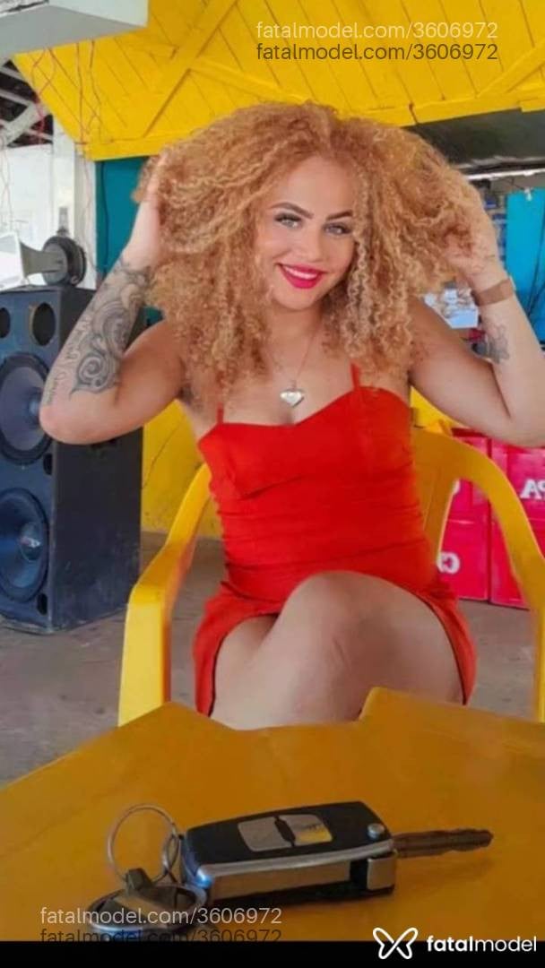 Acompanhante mulher loira (o) de olhos verdes - Antonela
