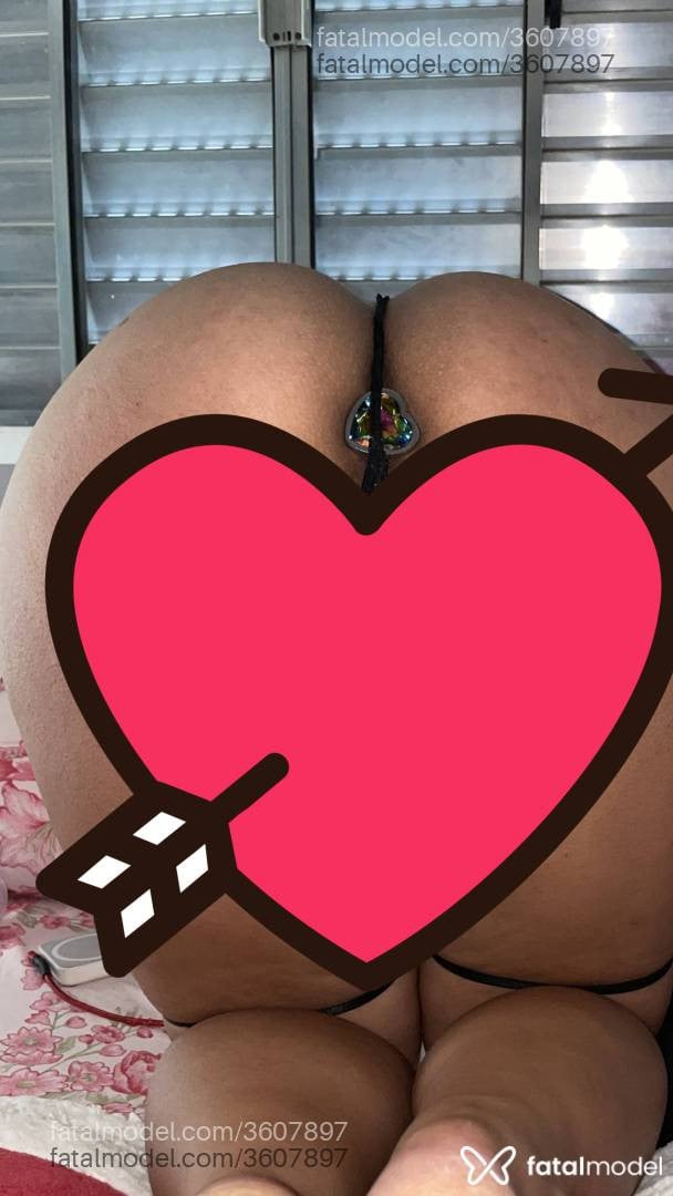 Acompanhante mulher com cabelo castanho de olhos castanhos - Juliana Martins
