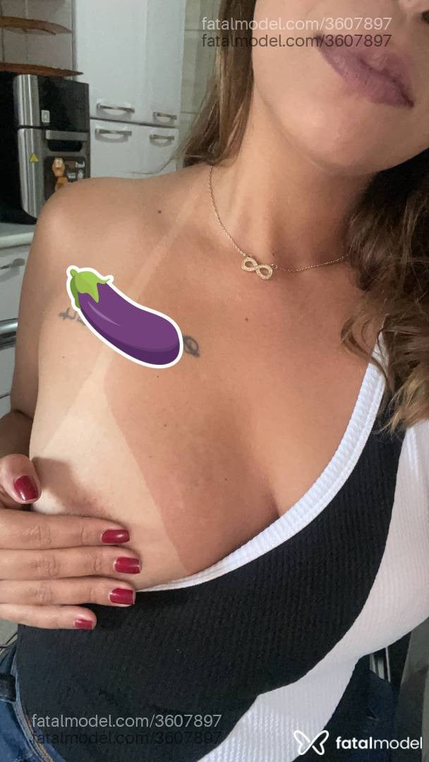 Acompanhante mulher com cabelo castanho de olhos castanhos - Juliana Martins