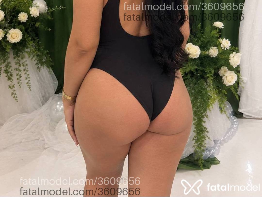 Acompanhante mulher morena (o) de olhos pretos - Hanna