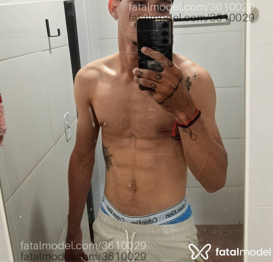 Acompanhante homem morena (o) de olhos mel - Mario