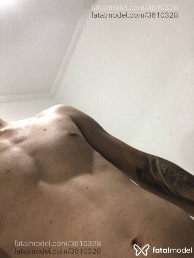 Acompanhante homem com cabelo castanho de olhos castanhos - Kaue Gomes