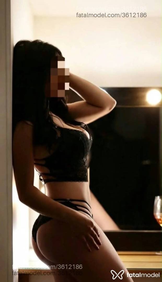 Acompanhante mulher morena (o) de olhos azuis - Marcela