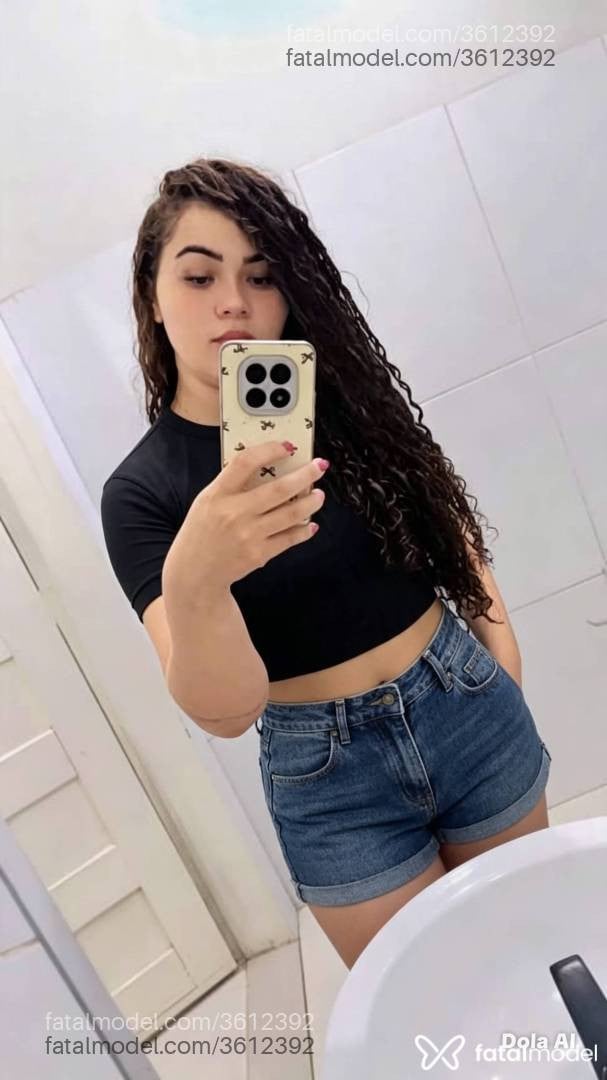 Acompanhante mulher com cabelo castanho de olhos mel - Beatriz