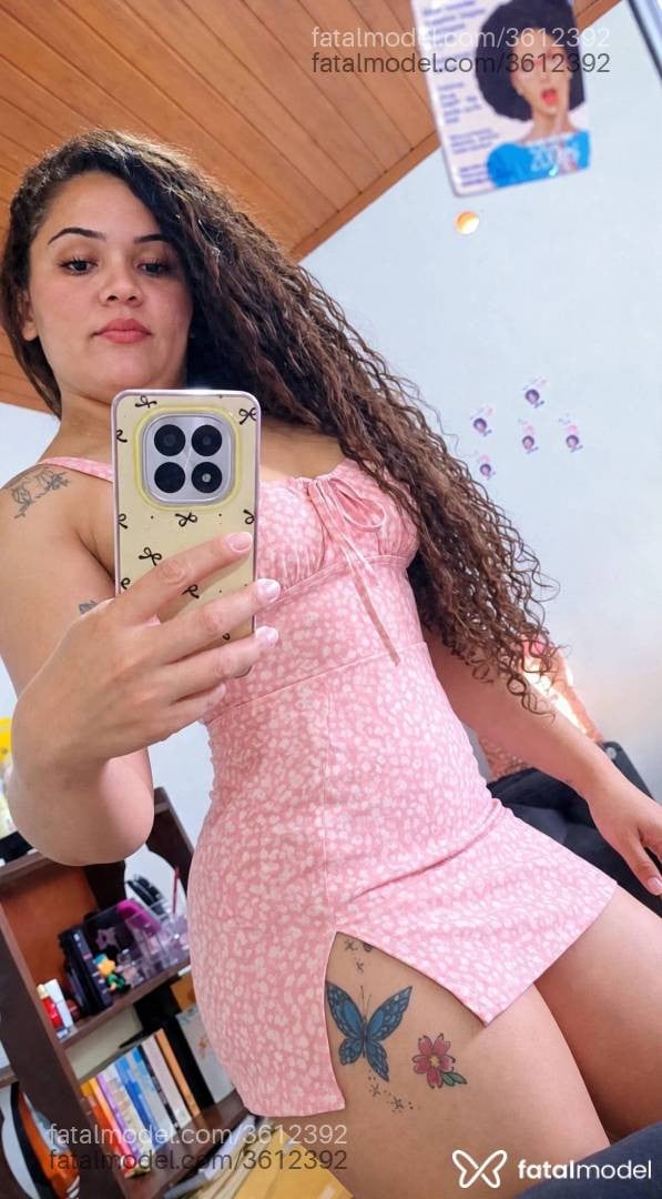 Acompanhante mulher com cabelo castanho de olhos mel - Beatriz