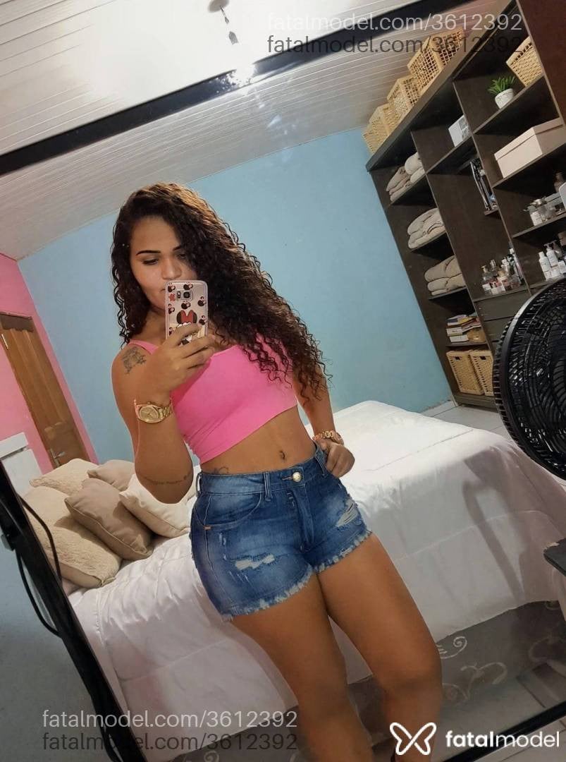 Acompanhante mulher com cabelo castanho de olhos mel - Beatriz