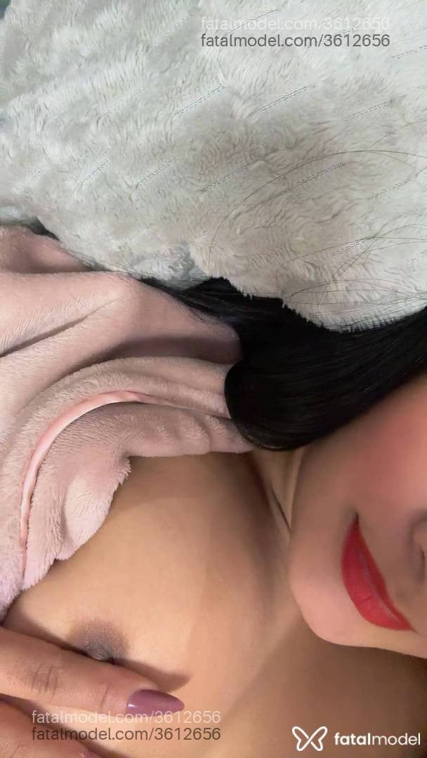 Acompanhante mulher morena (o) de olhos pretos - Lorena