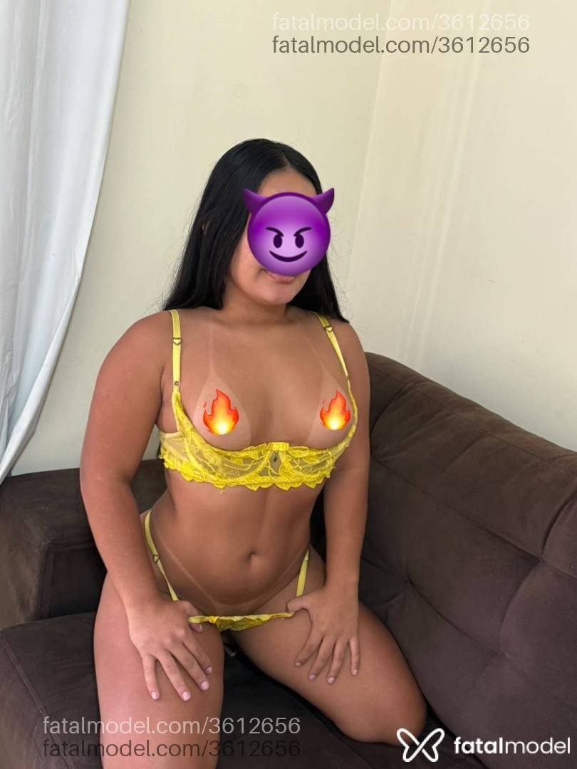 Acompanhante mulher morena (o) de olhos pretos - Lorena
