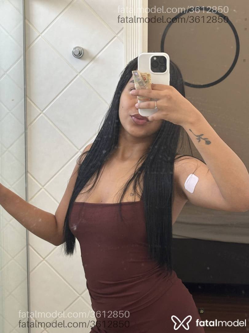 Acompanhante mulher morena (o) de olhos pretos - Laura Silva