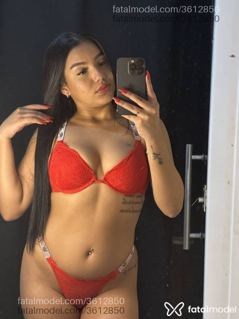 Acompanhante mulher morena (o) de olhos pretos - Laura Silva