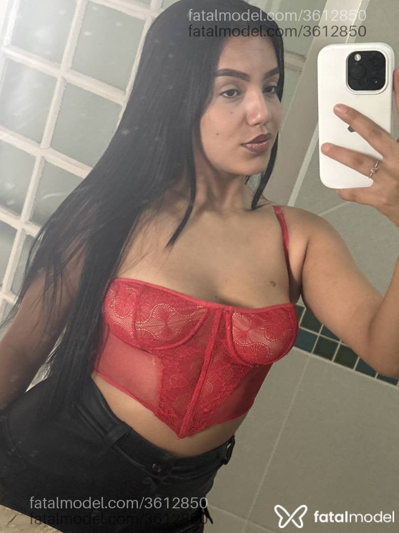 Acompanhante mulher morena (o) de olhos pretos - Laura Silva