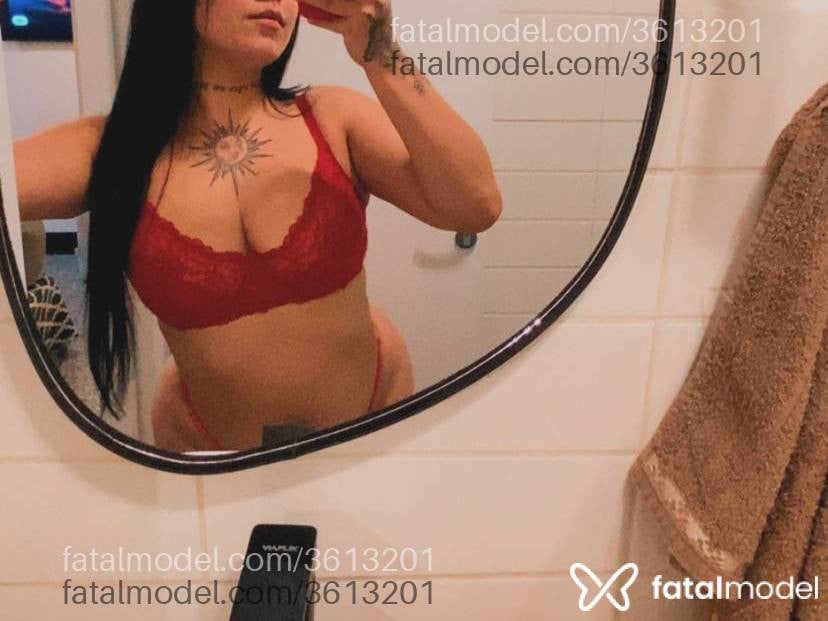 Acompanhante mulher morena (o) de olhos castanhos - Júlia