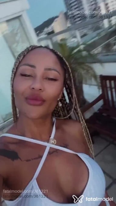Acompanhante mulher com cabelo castanho de olhos castanhos em Criciúma - Júlia Rios