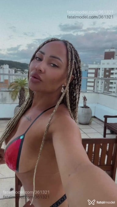 Acompanhante mulher com cabelo castanho de olhos castanhos em Criciúma Acompanhante mulher com cabelo castanho de olhos castanhos em Criciúma - Júlia Rios