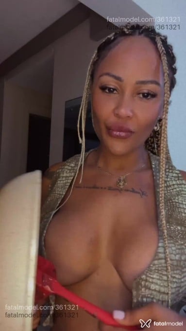 Acompanhante mulher com cabelo castanho de olhos castanhos em Criciúma Acompanhante mulher com cabelo castanho de olhos castanhos em Criciúma - Júlia Rios