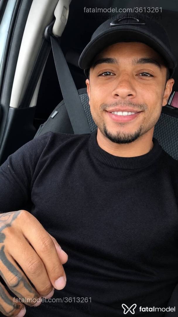 Acompanhante homem morena (o) de olhos castanhos - Bruno