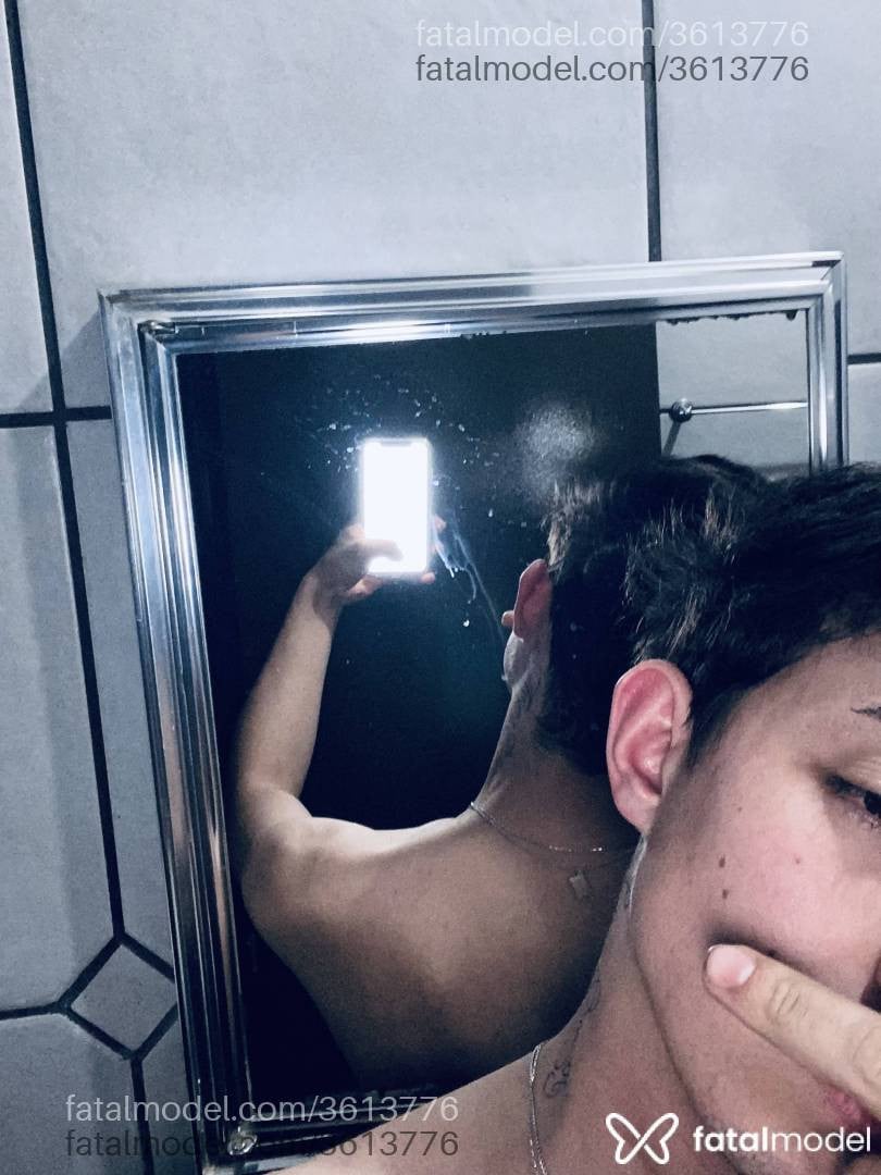 Acompanhante homem com cabelo castanho de olhos castanhos - Pablo