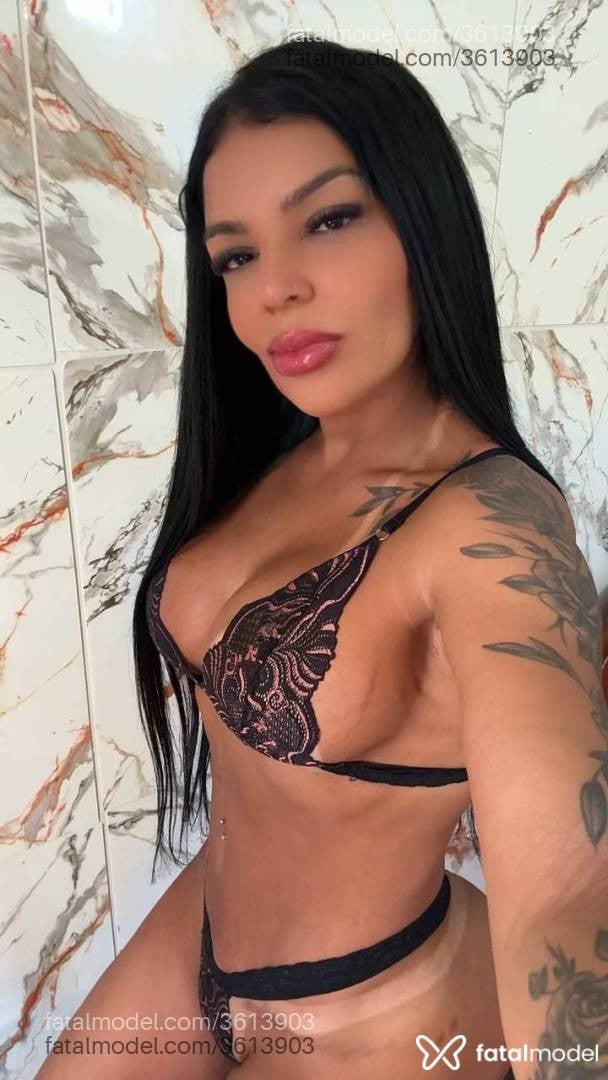 Acompanhante mulher morena (o) de olhos pretos - Jadde