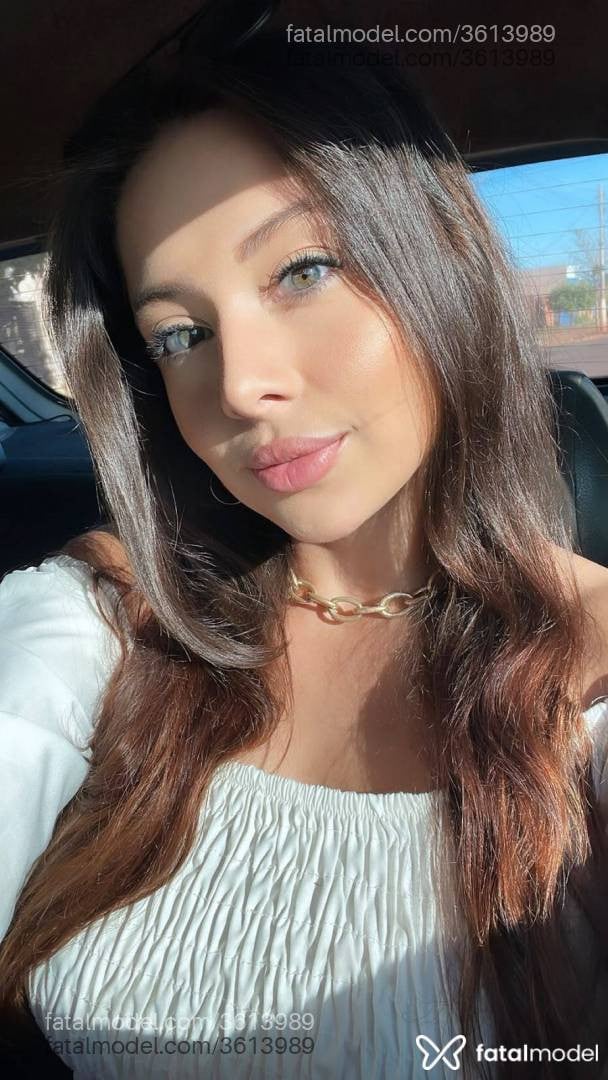 Acompanhante mulher com cabelo castanho de olhos verdes - Katherine