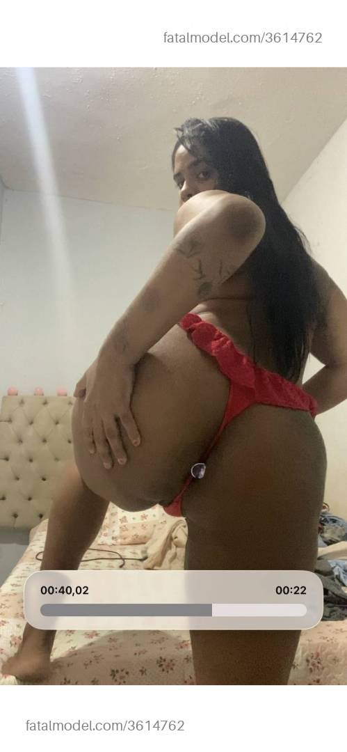 Acompanhante mulher trans morena (o) de olhos castanhos - Lumel