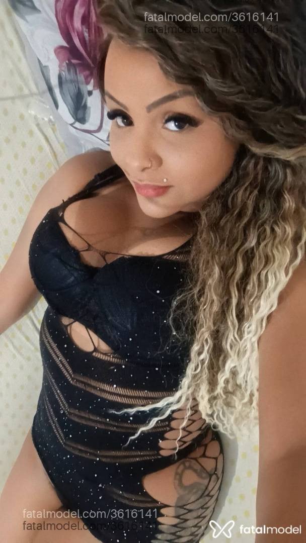 Acompanhante mulher loira (o) de olhos castanhos - Jessica