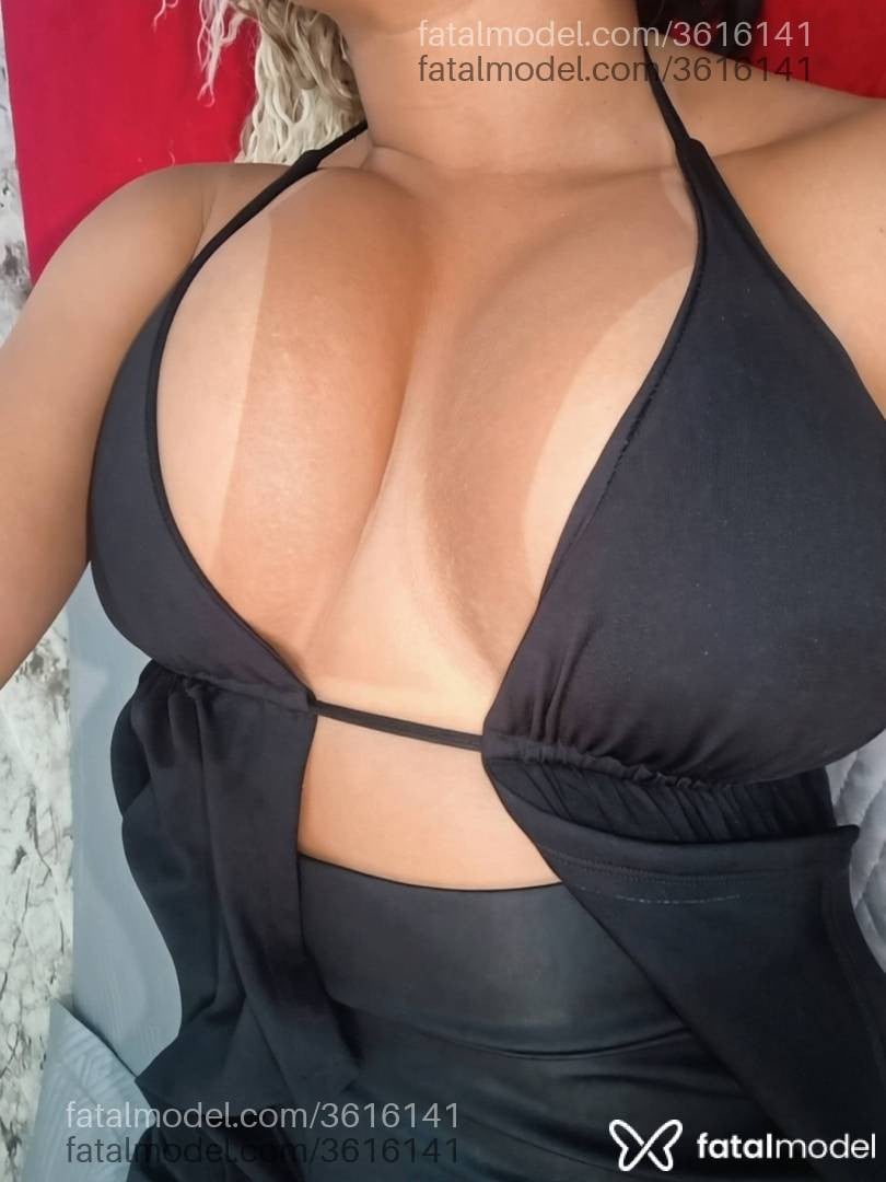 Acompanhante mulher loira (o) de olhos castanhos - Jessica