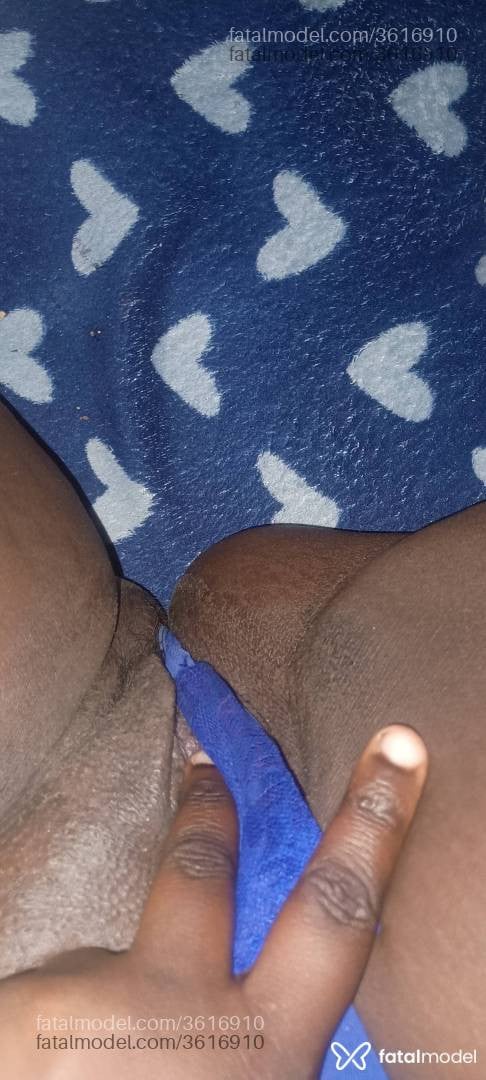 Acompanhante mulher com cabelo colorido de olhos castanhos - Morrenna