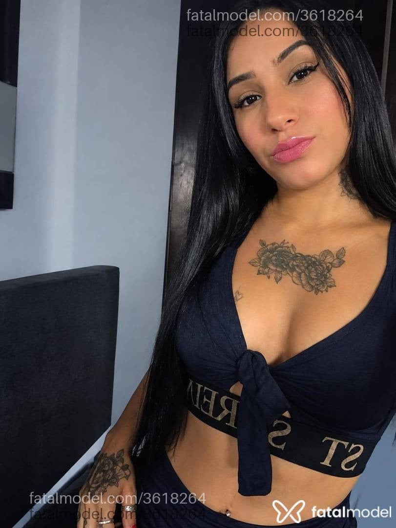 Acompanhante mulher com cabelo castanho de olhos castanhos - Bianca Monteiro