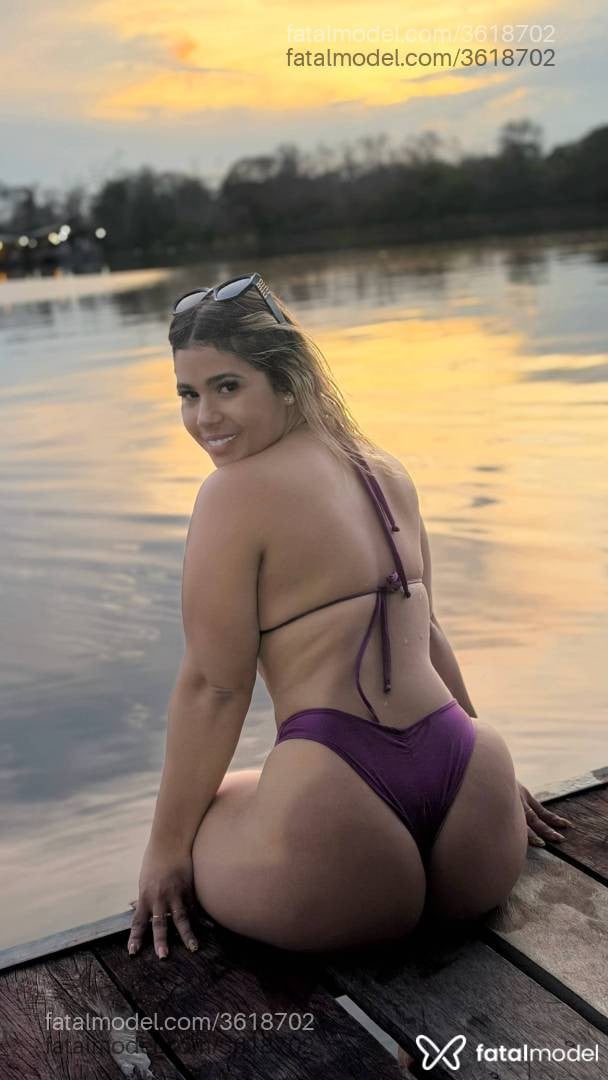 Acompanhante mulher loira (o) de olhos castanhos - Naty Silva