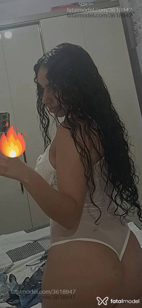 Acompanhante mulher morena (o) de olhos castanhos - Helen Santos