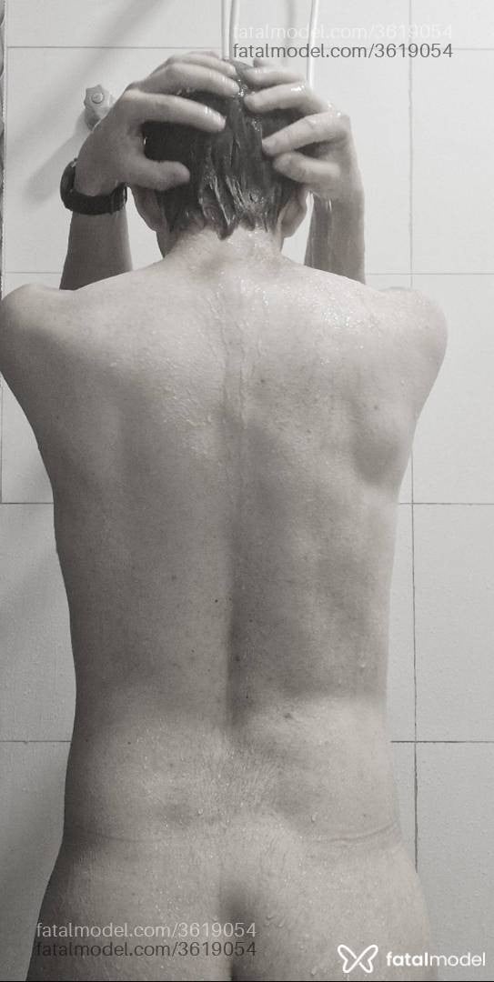 Acompanhante homem loira (o) de olhos azuis - Rodrigo