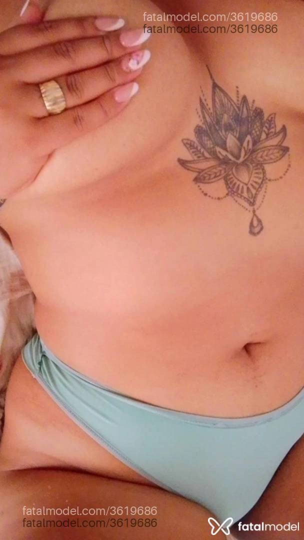 Acompanhante mulher morena (o) de olhos castanhos - Melinda