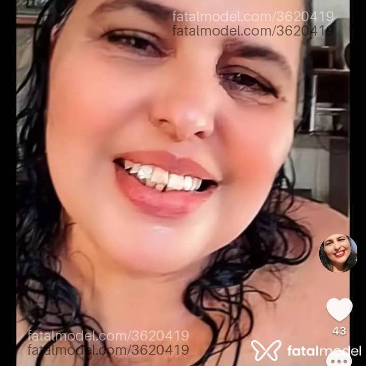 Acompanhante mulher morena (o) de olhos pretos - Karol Oliver