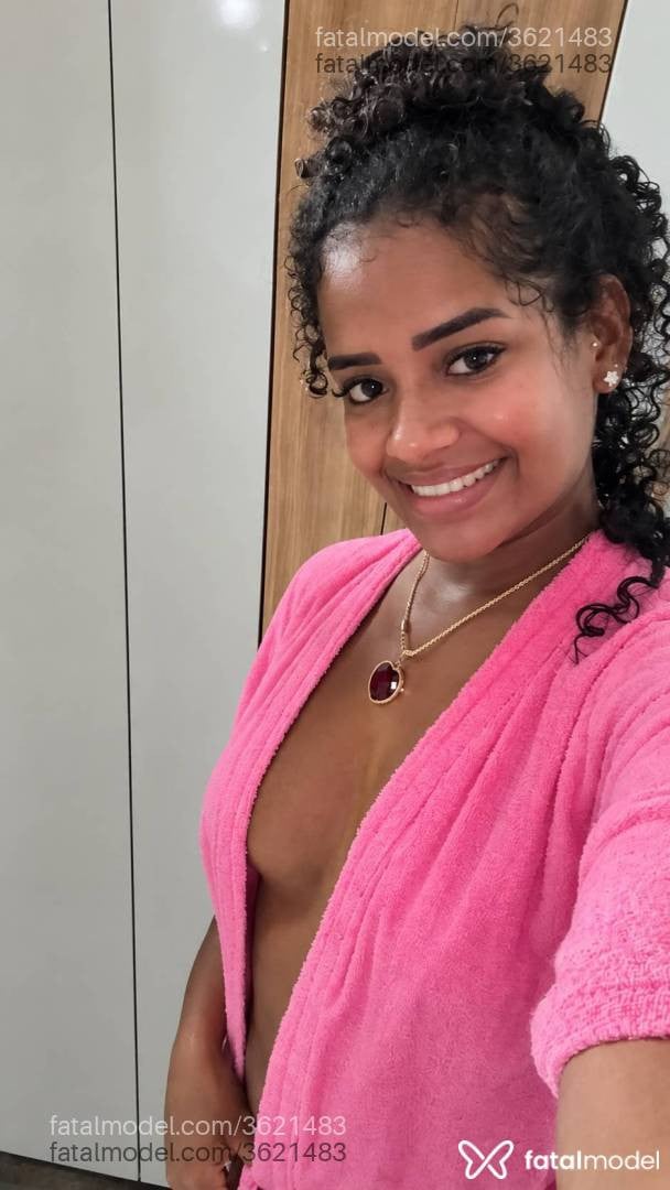 Acompanhante mulher morena (o) de olhos pretos - Luana