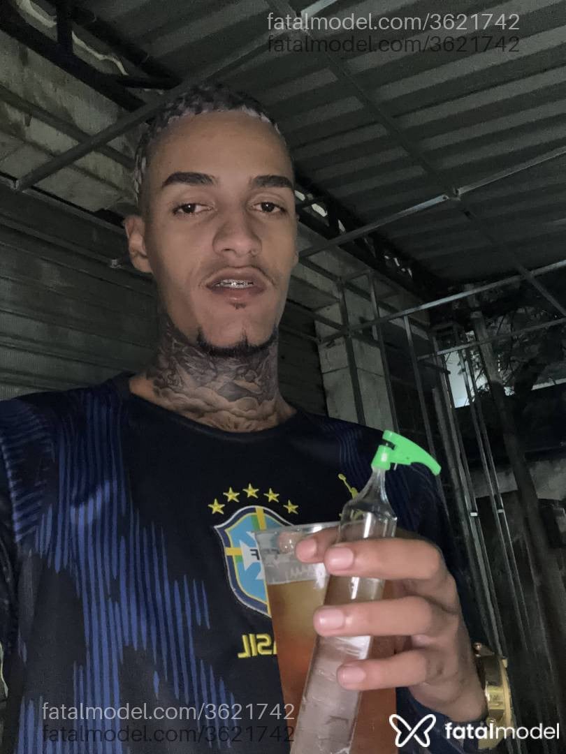 Acompanhante homem morena (o) de olhos castanhos - Jhonatan